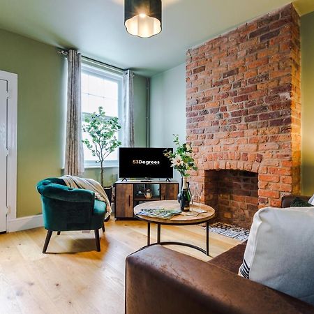 New! Gorgeous 2-Bed Home In Chester City Centre By 53 Degrees Property - Incredible Location, Ideal For Small Groups - Sleeps 6! Eksteriør bilde