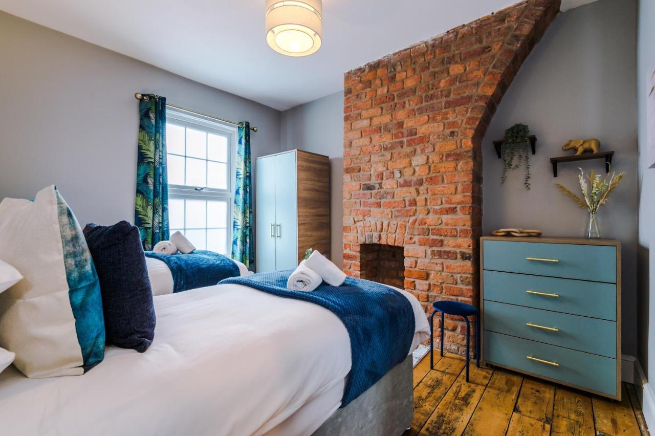 New! Gorgeous 2-Bed Home In Chester City Centre By 53 Degrees Property - Incredible Location, Ideal For Small Groups - Sleeps 6! Eksteriør bilde