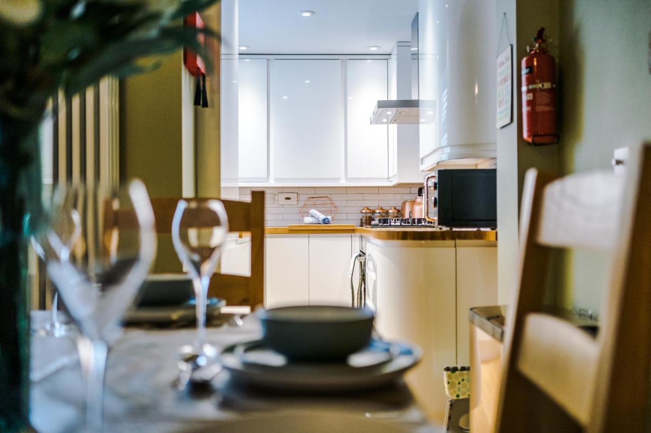 New! Gorgeous 2-Bed Home In Chester City Centre By 53 Degrees Property - Incredible Location, Ideal For Small Groups - Sleeps 6! Eksteriør bilde